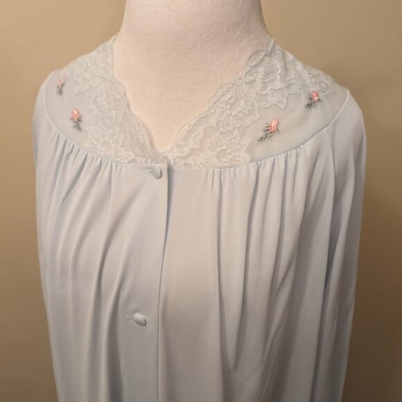 VINTAGE Shadow Line robe, light blue, nylon, rose details, size Medium - Picture 2 of 11
